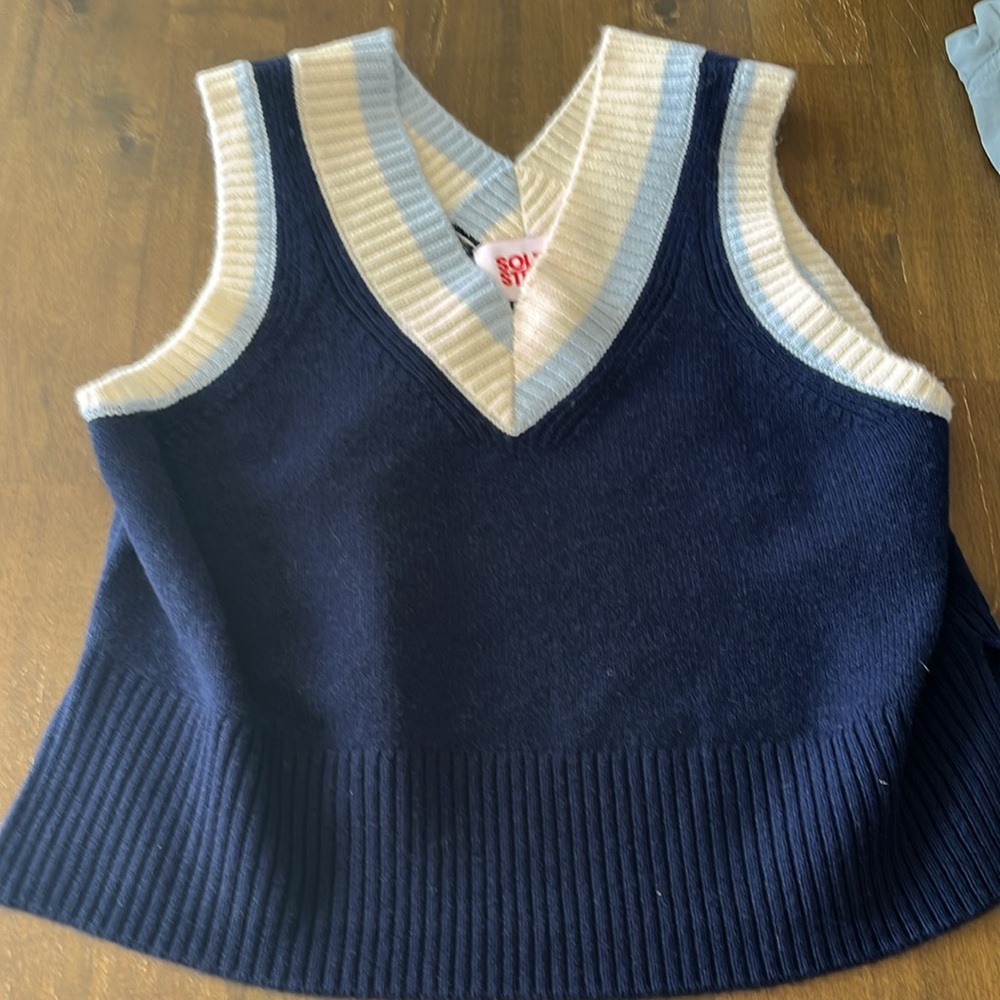Solid & striped Navy Blue and White V-Neck Sweater Vest small - Picture 3 of 6